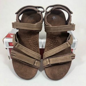 New Balance Brown Leather Maya Sandals Size 7